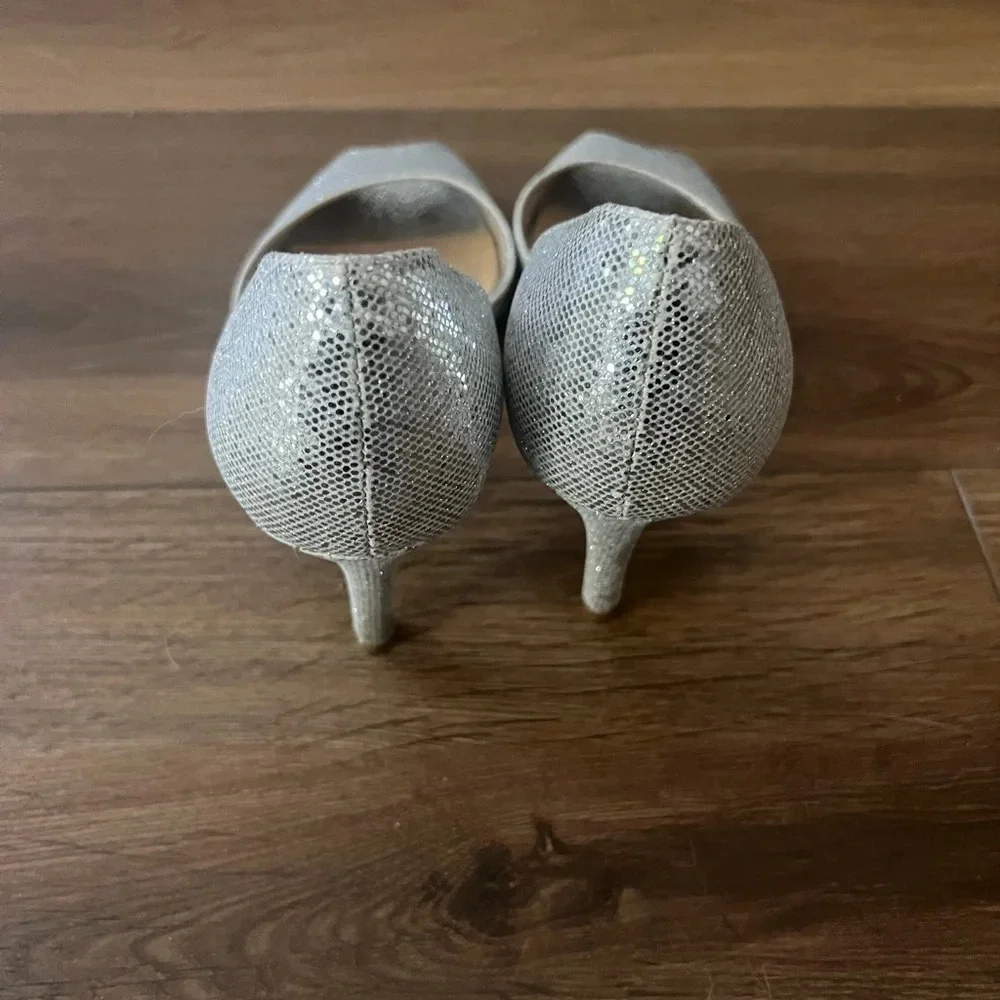 Kate Spade New York Womens 7.5 M Vero Cuoio Silver Glitter 3.5